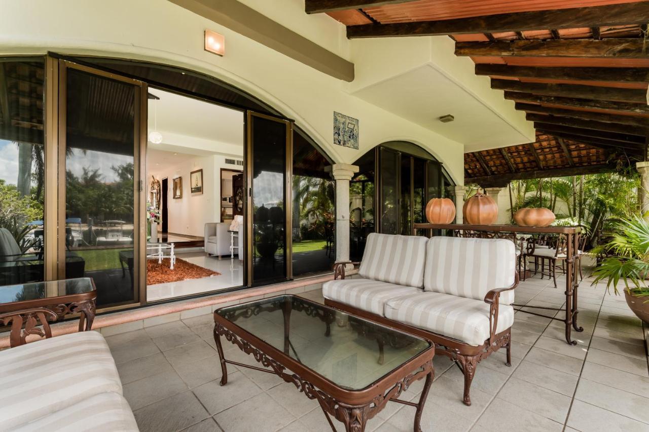 Elegant Lagoon Front Villa By Casa Paraiso Cancún Exterior foto